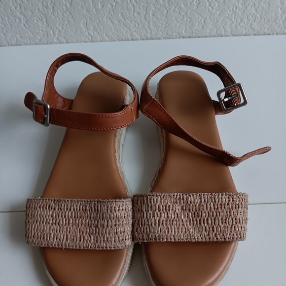 Other - Brown Woven Strap Sandals
